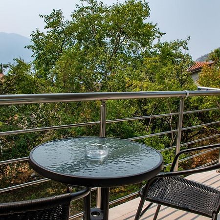 Bay Leaf Apartments โกตอร์ ภายนอก รูปภาพ